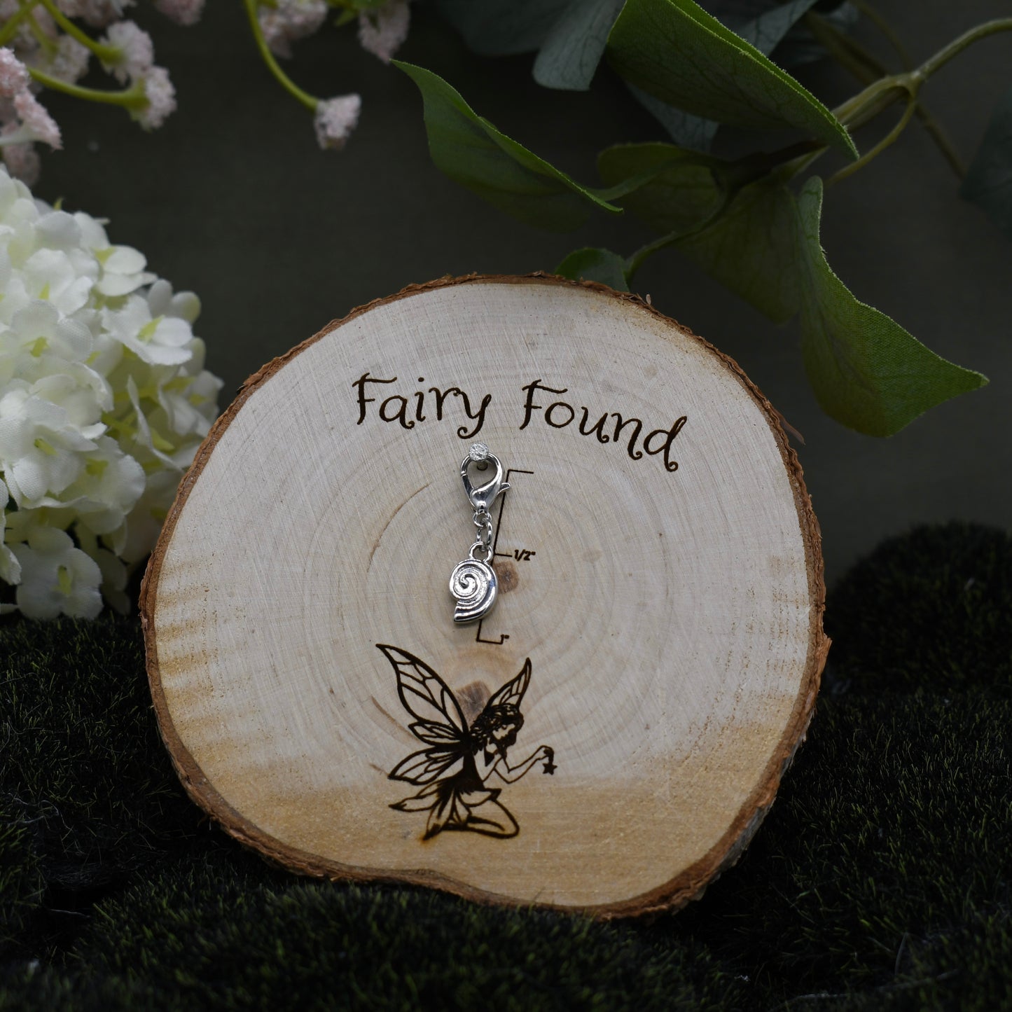 Seashell charm - Silver