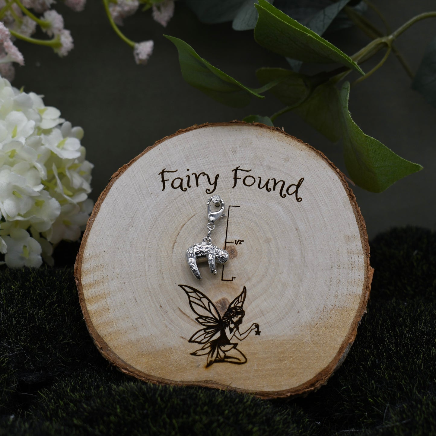 Sloth charm - Silver